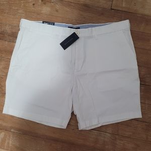 Tommy Hilfiger THFLEX White Shorts 7" Inseam Men's Size 40 Flat Front
